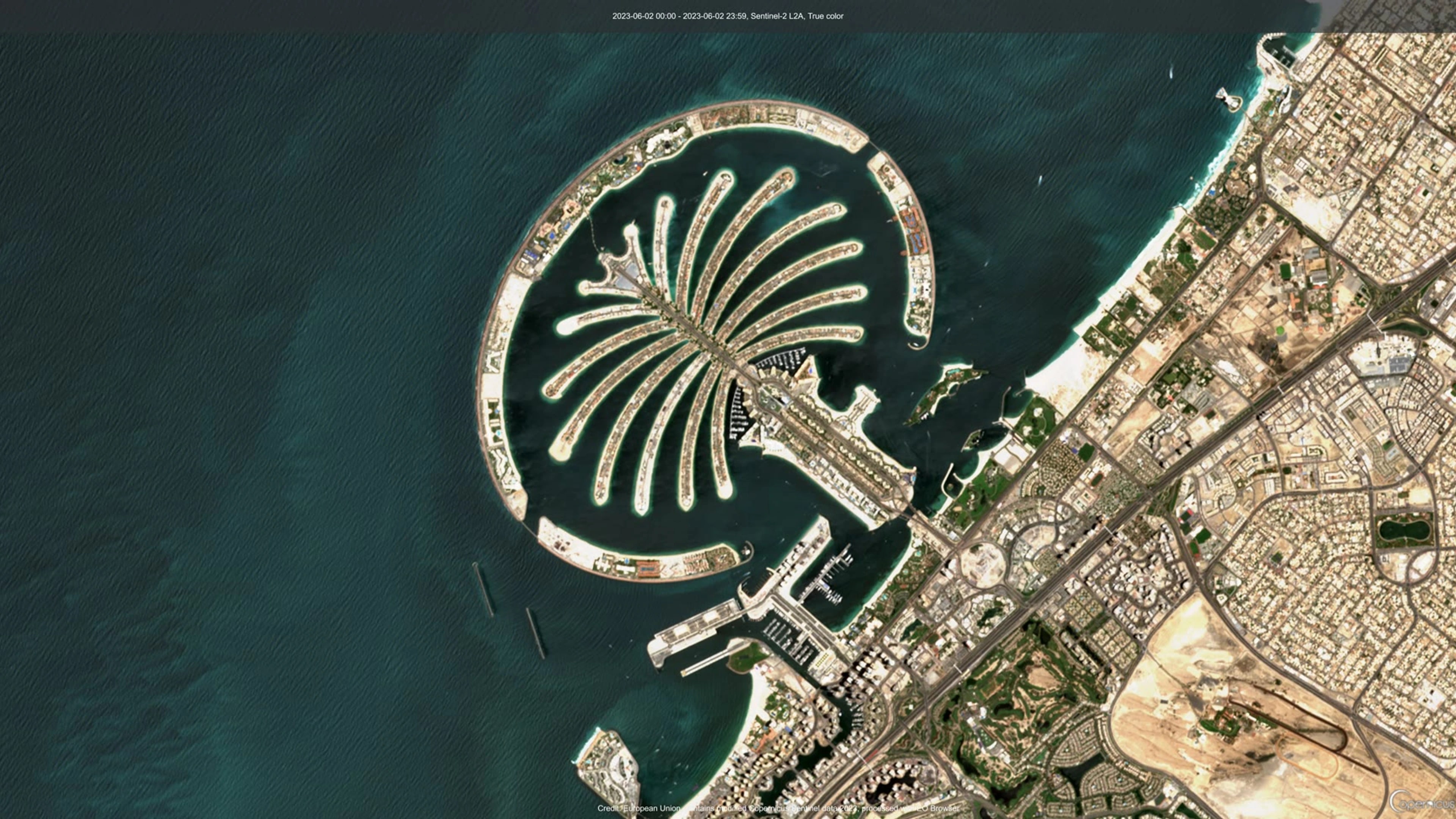 Real-source aerial context of Palm Jumeirah