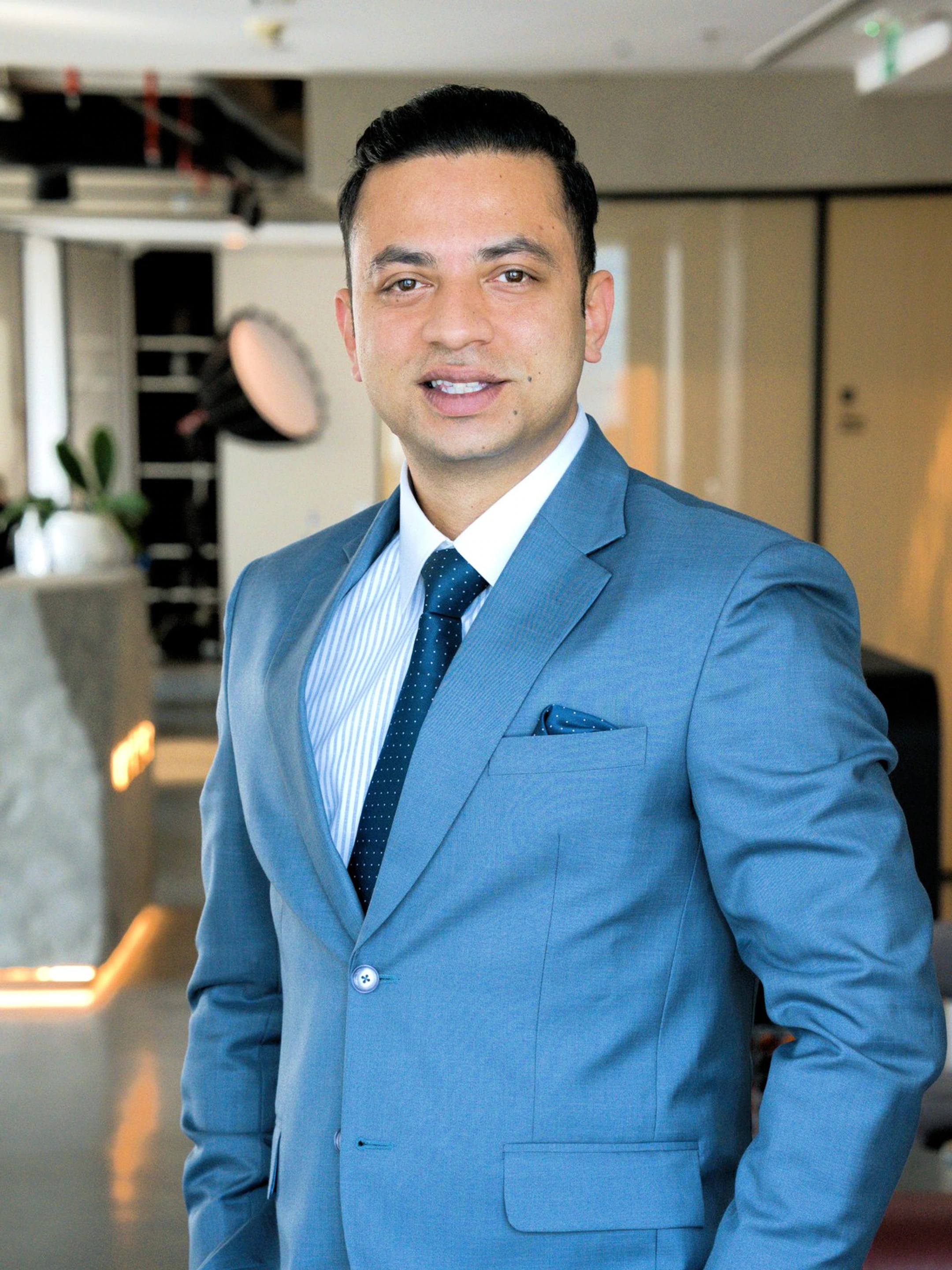 Raj Tomar, the human advisor behind Invest With Raj